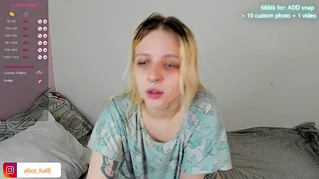 Alice Halle online show from 22, 1, 2025