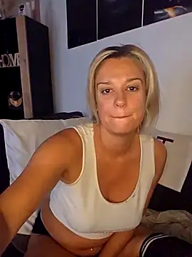 Snapshot of SpicyVicky chatting on 30, 9, 2025 SpicyVicky online show from 30, 9, 2025