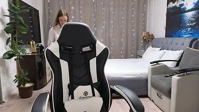 Strip-Lady online show from 20, 2, 2026