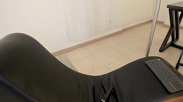 Barbara honey online show from 12, 11, 2025