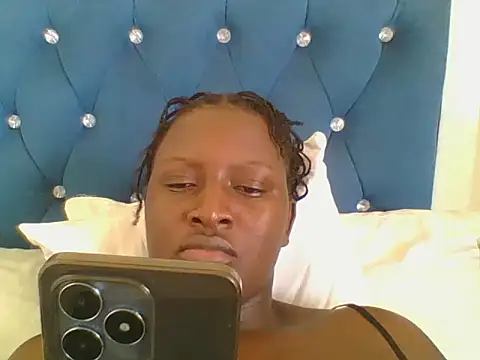 Snapshot of Heavy_ass chatting on 9, 9, 2025 Heavy ass online show from 9, 9, 2025