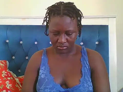 Snapshot of Heavy_ass chatting on 1, 12, 2025 Heavy ass online show from 1, 12, 2025