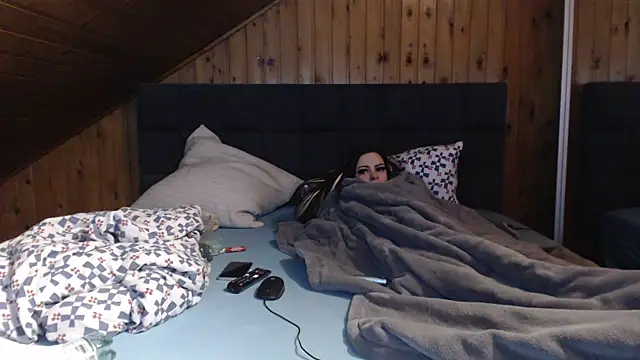 BoeseMoni1998 online show from 5, 3, 2025