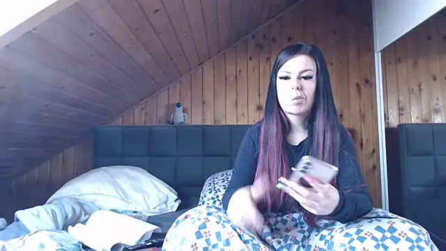 BoeseMoni1998 online show from 18, 10, 2025