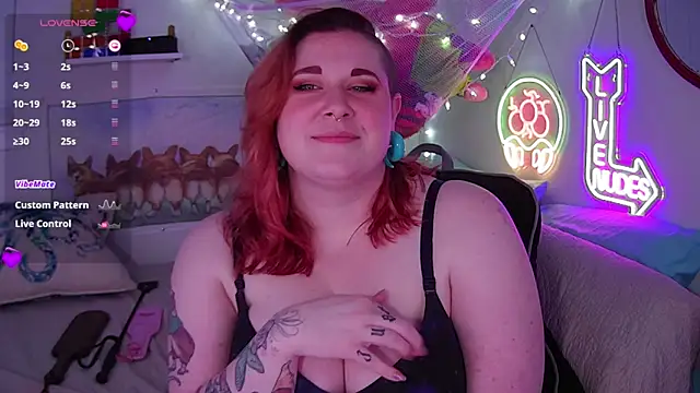 Snapshot of opalreigning chatting on 8, 2, 2025 opalreigning online show from 8, 2, 2025