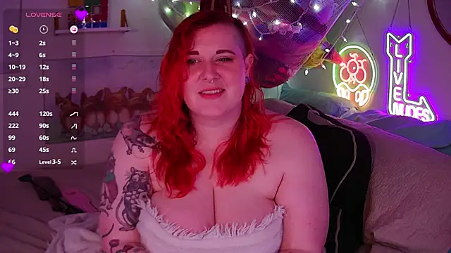 Snapshot of opalreigning chatting on 10, 9, 2025 opalreigning online show from 10, 9, 2025