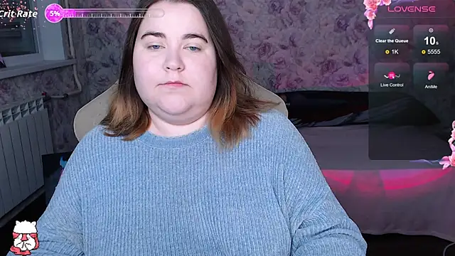 Estelle Hicks online show from 5, 10, 2025