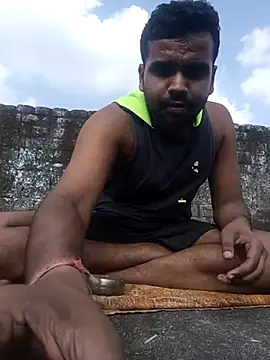 Snapshot of MeFeellove chatting on 5, 11, 2025 MeFeellove online show from 5, 11, 2025