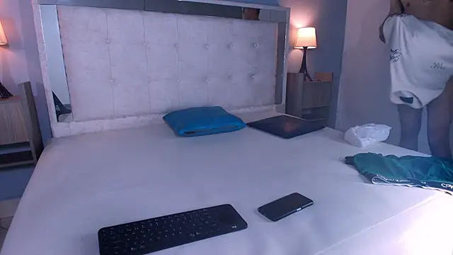 Jhonn Rhyss online show from 8, 12, 2024