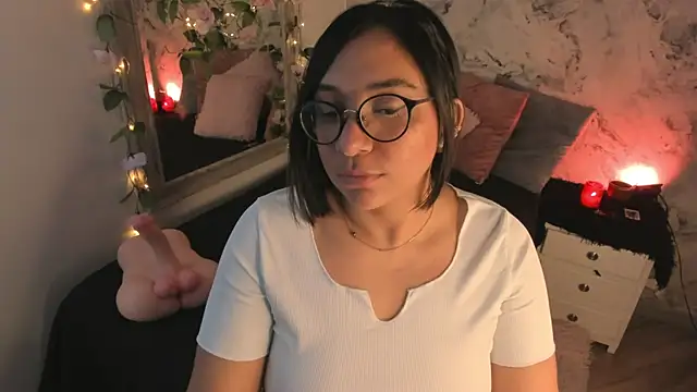 Bella desi  online show from 12, 4, 2026