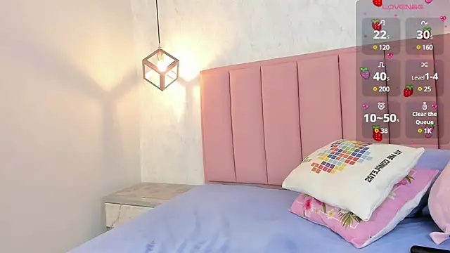 SUNNYCYRUS online show from 12, 3, 2025