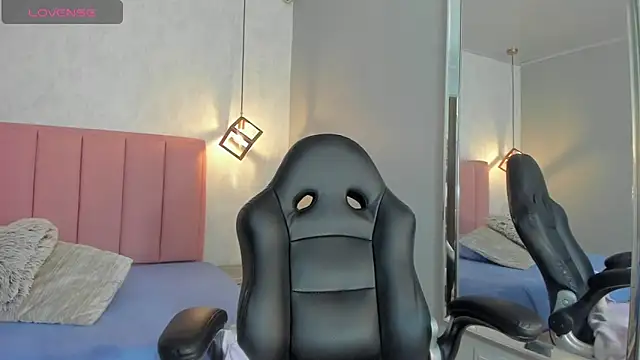 SUNNYCYRUS online show from 12, 9, 2025