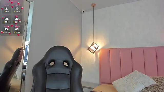 SUNNYCYRUS online show from 12, 4, 2026