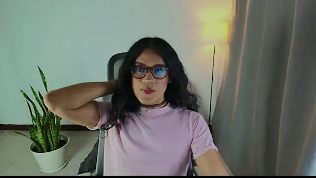 Snapshot of vitta_alfayed chatting on 2, 12, 2025 vitta alfayed online show from 2, 12, 2025