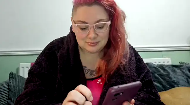 Snapshot of Bustycurves chatting on 5, 12, 2024 Bustycurves online show from 5, 12, 2024