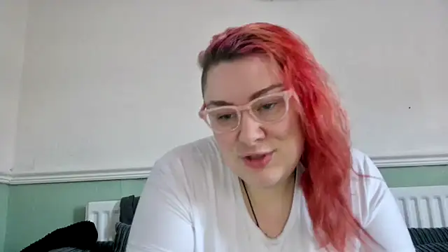 Snapshot of Bustycurves chatting on 10, 1, 2025 Bustycurves online show from 10, 1, 2025