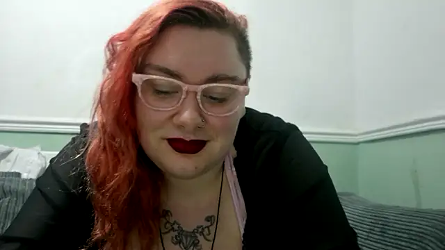 Snapshot of Bustycurves chatting on 24, 2, 2025 Bustycurves online show from 24, 2, 2025