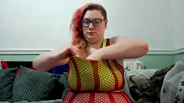 Snapshot of Bustycurves chatting on 3, 3, 2025 Bustycurves online show from 3, 3, 2025