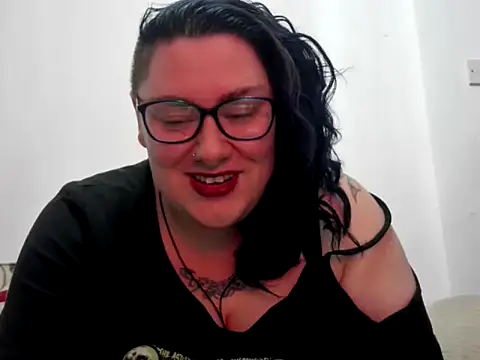 Snapshot of Bustycurves chatting on 12, 9, 2025 Bustycurves online show from 12, 9, 2025