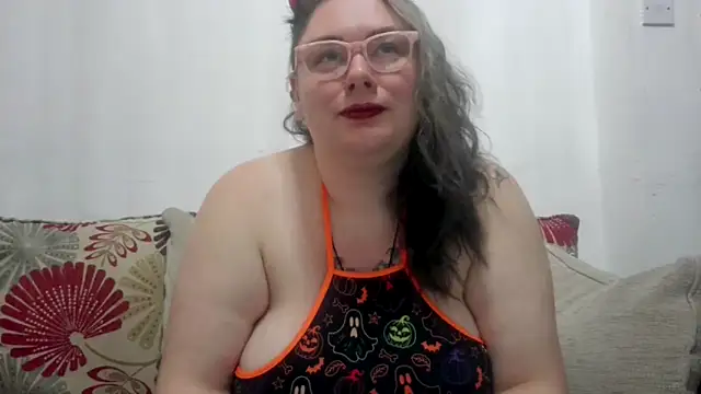 Snapshot of Bustycurves chatting on 24, 10, 2025 Bustycurves online show from 24, 10, 2025