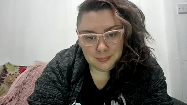 Snapshot of Bustycurves chatting on 19, 11, 2025 Bustycurves online show from 19, 11, 2025