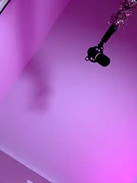 Livewithlucy online show from 22, 12, 2025