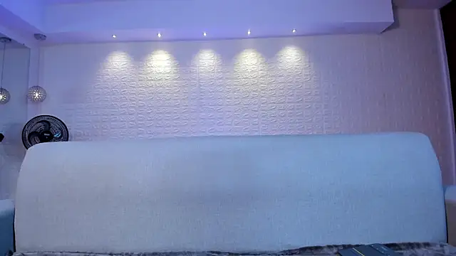 violet scott online show from 31, 1, 2025