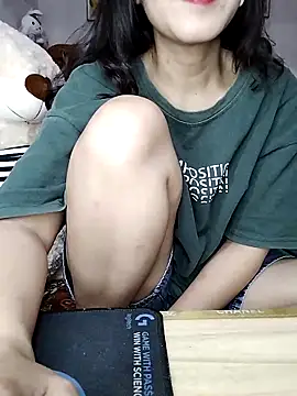 Snapshot of cream1299 chatting on 11, 5, 2026 cream1299 online show from 11, 5, 2026