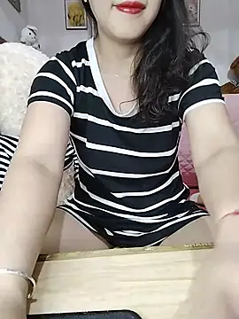 Snapshot of cream1299 chatting on 18, 6, 2026 cream1299 online show from 18, 6, 2026