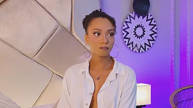 Nahomi King online show from 8, 2, 2025