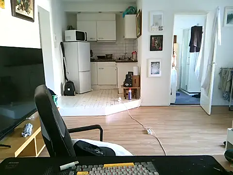 Snapshot of mihaimichael chatting on 12, 7, 2026 mihaimichael online show from 12, 7, 2026