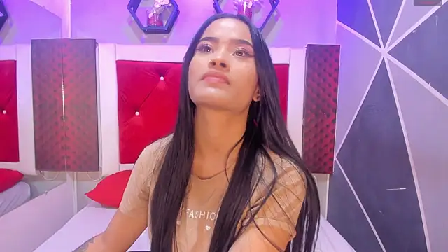 Karoll014 online show from 2, 12, 2025