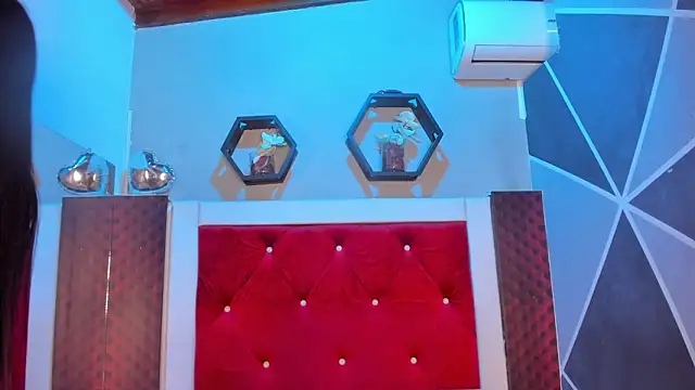 Karoll014 online show from 10, 2, 2026