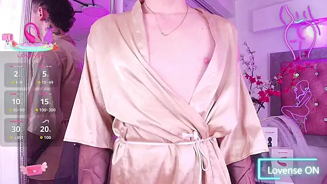 Snapshot of Tayzon_Foxxx chatting on 9, 9, 2025 Tayzon Foxxx online show from 9, 9, 2025