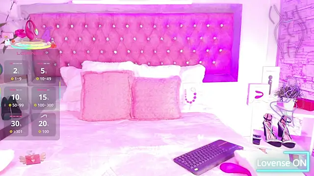 Snapshot of Tayzon_Foxxx chatting on 16, 9, 2025 Tayzon Foxxx online show from 16, 9, 2025