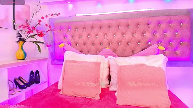 Snapshot of Tayzon_Foxxx chatting on 11, 10, 2025 Tayzon Foxxx online show from 11, 10, 2025