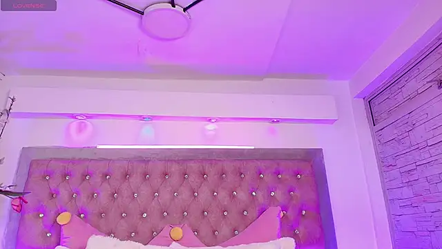 Snapshot of Tayzon_Foxxx chatting on 26, 11, 2025 Tayzon Foxxx online show from 26, 11, 2025