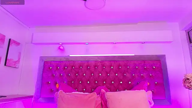 Snapshot of Tayzon_Foxxx chatting on 15, 12, 2025 Tayzon Foxxx online show from 15, 12, 2025