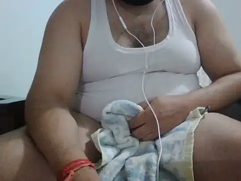 Snapshot of ARYANAVAILABLE chatting on 14, 11, 2025 ARYANAVAILABLE online show from 14, 11, 2025