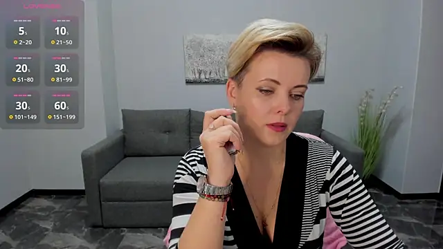 Snapshot of Julia_Wilsone chatting on 2, 12, 2024 Julia Wilsone online show from 2, 12, 2024