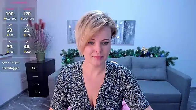 Snapshot of Julia_Wilsone chatting on 5, 1, 2025 Julia Wilsone online show from 5, 1, 2025