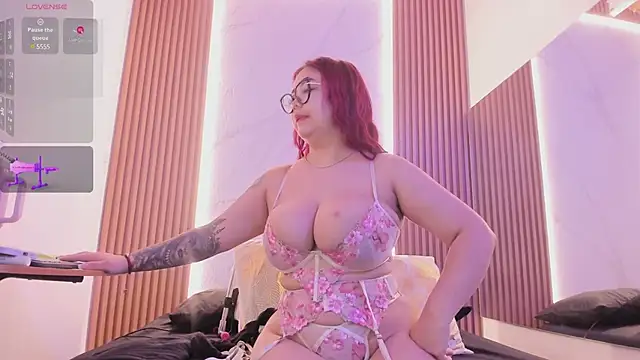 Snapshot of juicy_led_ chatting on 23, 1, 2025 juicy led online show from 23, 1, 2025