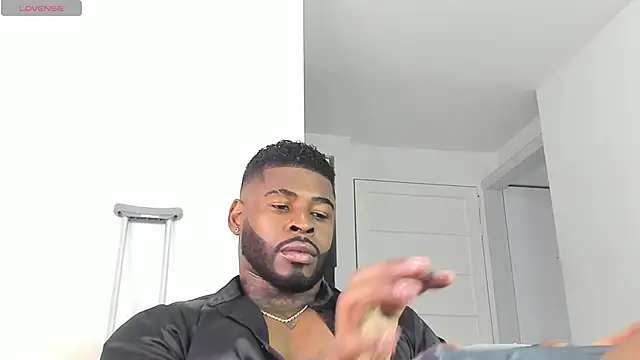 Snapshot of Makonneen chatting on 6, 6, 2026 Makonneen online show from 6, 6, 2026