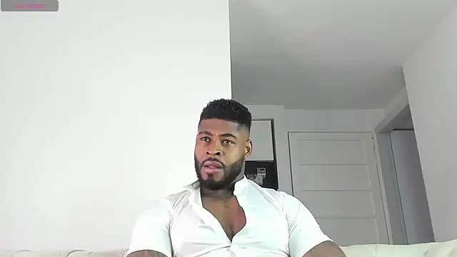 Snapshot of Makonneen chatting on 11, 7, 2026 Makonneen online show from 11, 7, 2026