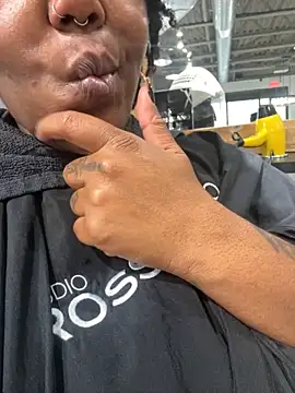 Goddess Nafeesha online show from 30, 10, 2025