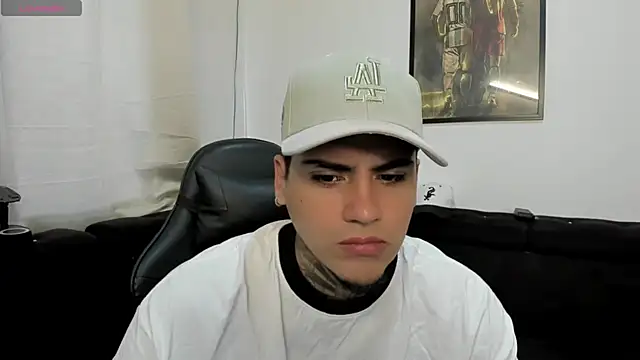 Snapshot of mad_maxxx2 chatting on 24, 10, 2025 mad maxxx2 online show from 24, 10, 2025