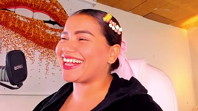 loly marce online show from 6, 3, 2025