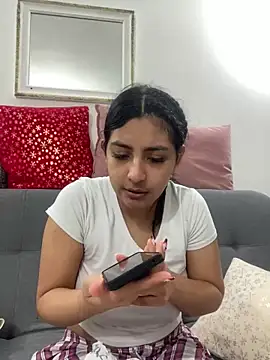 cloe small online show from 28, 12, 2024