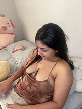 cloe small online show from 23, 2, 2025