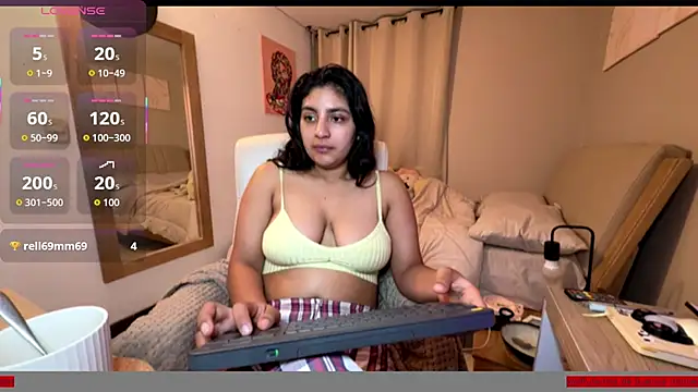 cloe small online show from 13, 10, 2025